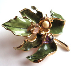 MINT Book Piece – Francois by Coro Enamel Leaf Pin Pearl & Chalcedony Stones