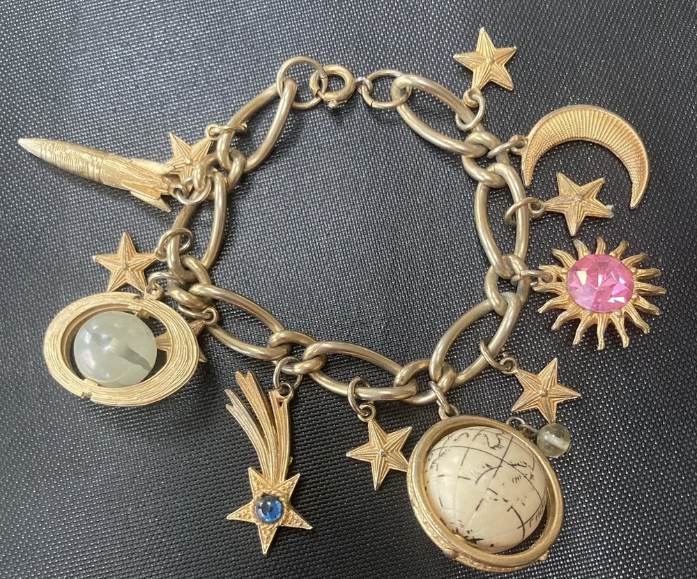 Vintage Signed Chunky Charm Bracelet KARU 60’s Space Race atomic planets 7″