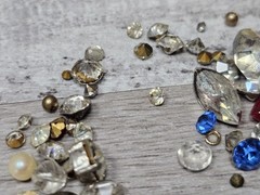 Vtg Estate Costume Jewelry Crystals Glass Rhinestones Lot For Repairs Parts G9.1