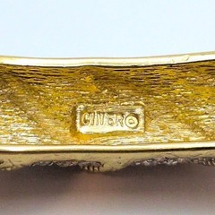 Ciner Signed Gold Tone Pave Rhinestone Crystal Hinge Clamp Bracelet 7.25in