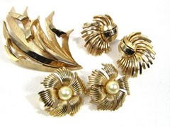 Vintage Jewelry Lot Many Trifari plus Monet KJL Barrera Coventry Rhinestone too