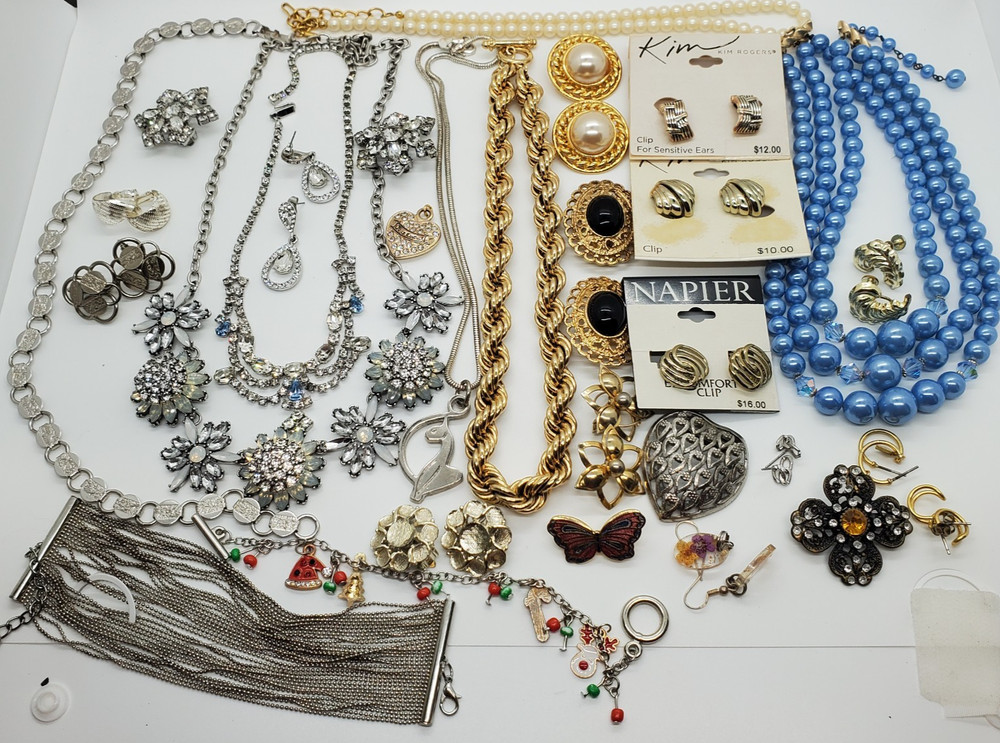 Vintage Assorted Jewelry Lot Sarah Cov Napier Anne Klein Juicy Couture Clip On