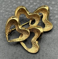 Vintage Rolled Gold Plate Triple Interlocking Hearts Brooch Pin Modernist