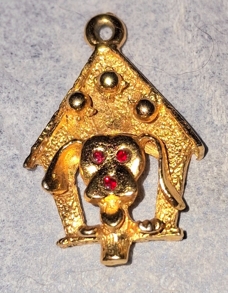 Vintage Faux Ruby Eyed Dog In Dog House Charm Pendant Gold Tone