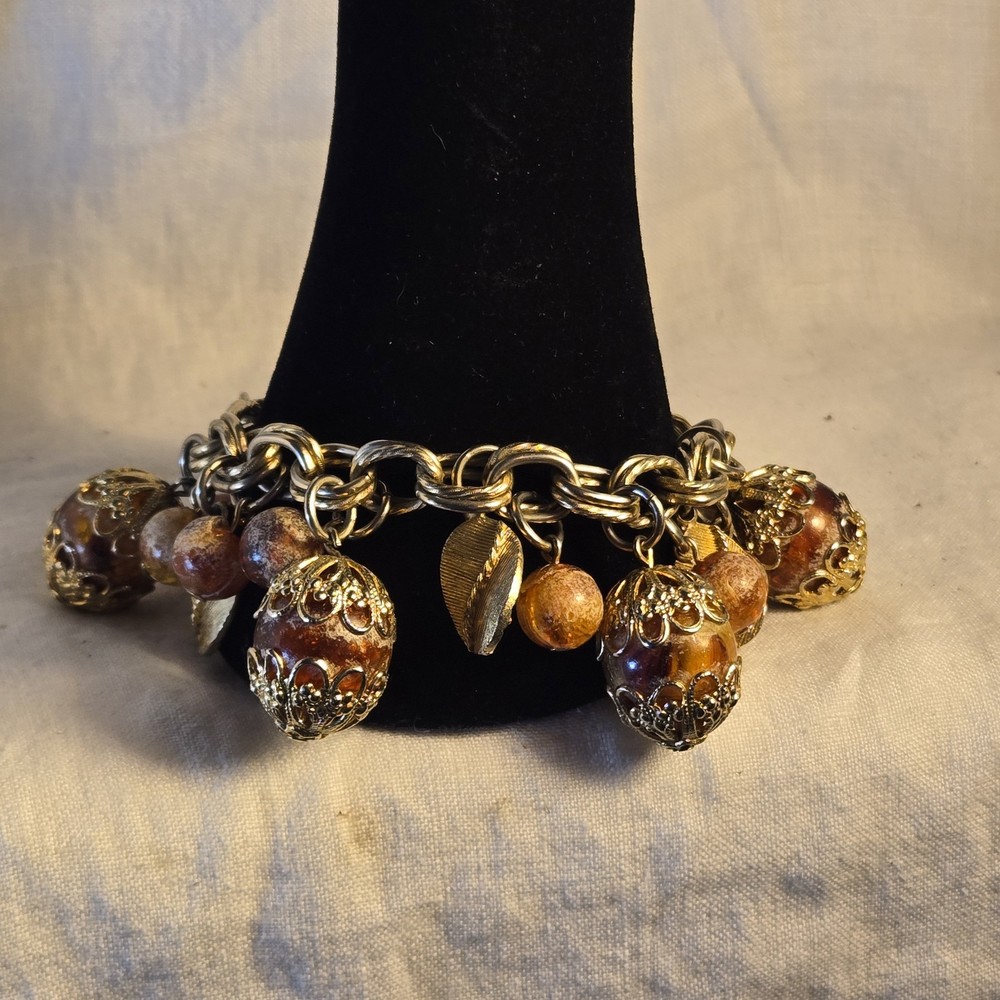 VTG Autumn/Fall Leaves Nuts Gold Tone Chunky Charm Bracelet MCM 7.5″ Long