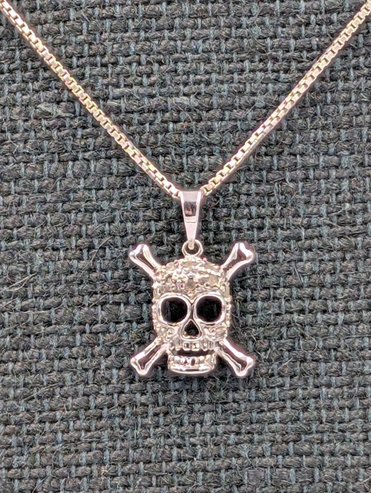 By Marsala Mfg Vtg Sterling 925 Diamond Skull Crossbone Pendant 16″ Box Necklace