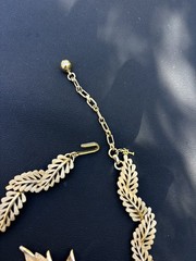 Vintage Crown Trifari Leaf Necklace 16.5 Gold Tone w Matching Brooch