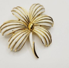 Vintage Crown Trifari Brooch Gold Tone Enamel Flower 2.25 in