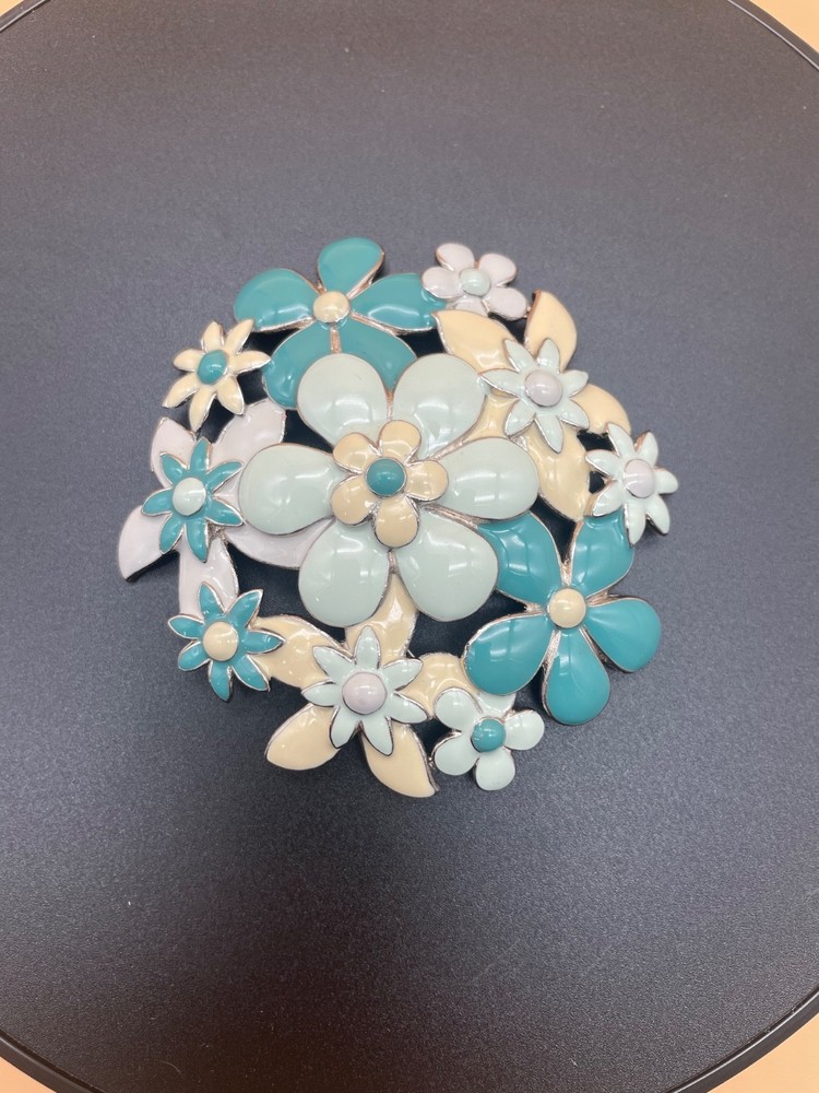 Vintage Large Turquoise and Cream Enamel Floral Broach 3” across