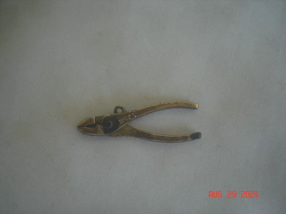 UNIQUE VERY OLD MINIATURE DIECAST WORKING PLIERS / GRIPS CHARM 1 1/8″ Hallmarked