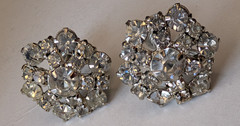 Vintage CLEAR RHINESTONE SCREW ON/BACK EARRINGS-Unmarked-1940s-1950s