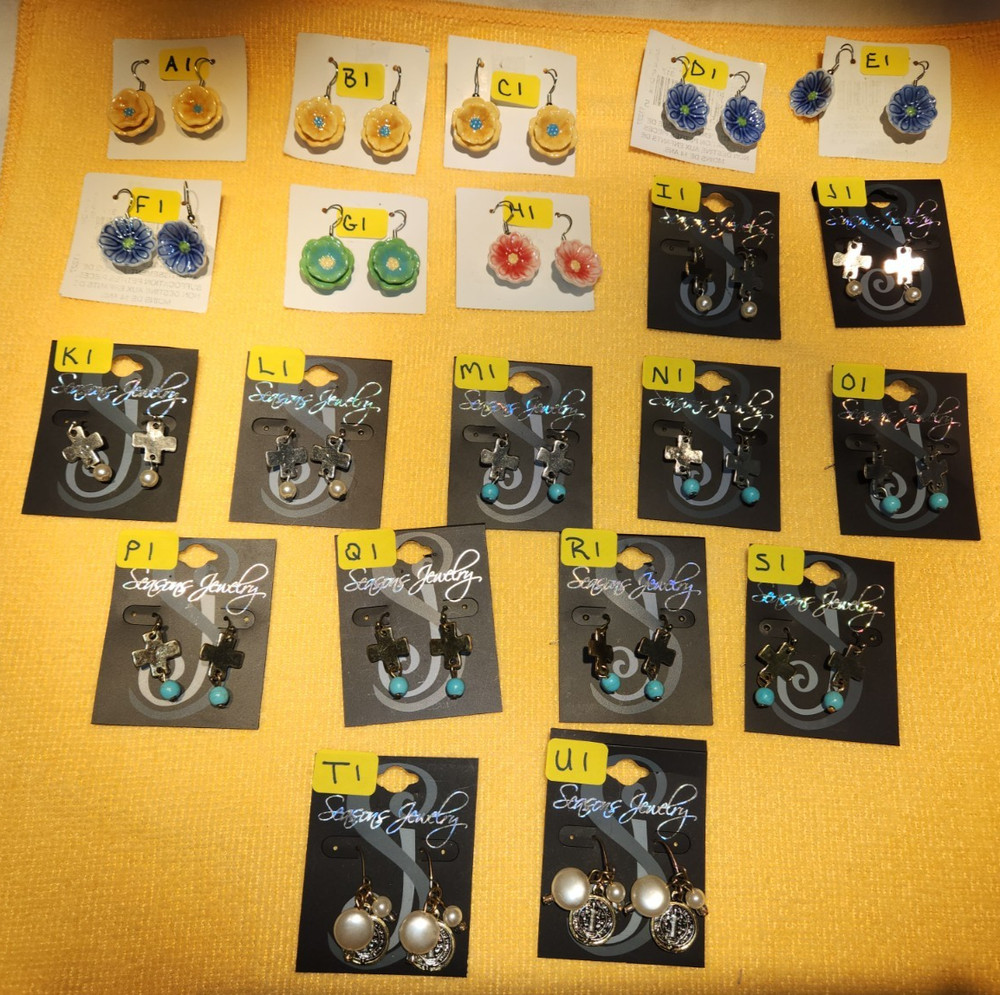 Vintage Costume Jewelry Earrings for pierced ears NIP – READ!