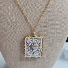 Vintage Franklin Mint Valentine Porcelain 24K Gold Plating Pendant Chain 1980’s