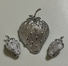 Vintage Sarah Coventry Strawberry Ice Brooch Earring Set 1968 Silver Tone Signed