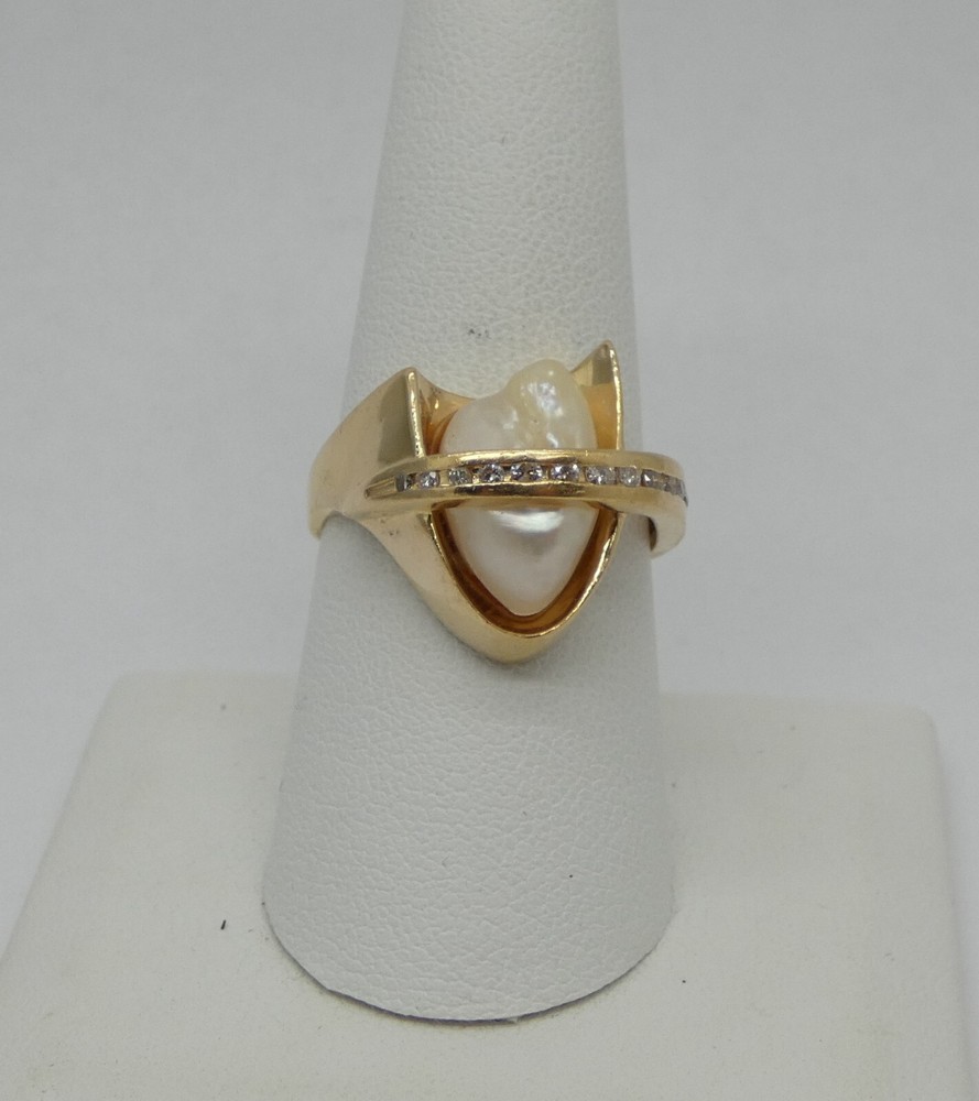 Modern Space Age Solid Gold Ring w/ Mississippi River Pearl & Band of Diamonds