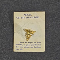 Vintage Angel On My Shoulder Lapel Guide Pin Gold Tone