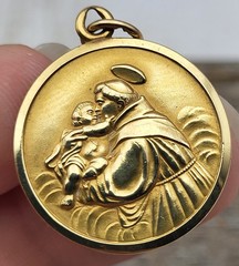 Vintage 18K Yellow Gold Saint Anthony Religious Charm Pendant 750 for Necklace
