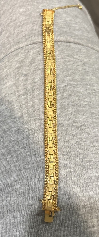 Vintage bracelet Gold tone Bricks Link bracelet Safety chain Lazer cut 7 1/2”