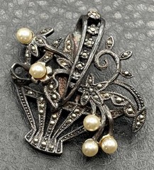 Vintage Sterling Silver 925 Marcasite Pearl Basket Brooch Pin