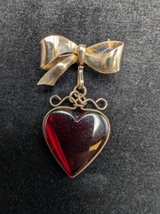 Beautiful Vintage Brooch/Pin Bow w/ Red Heart Pendant 1/20 12K GP Over Silver