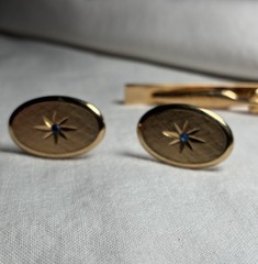 Vintage 1971 Avon Gold Tone Starburst Cufflinks Tie Bar Clip Set Blue Rhinestone