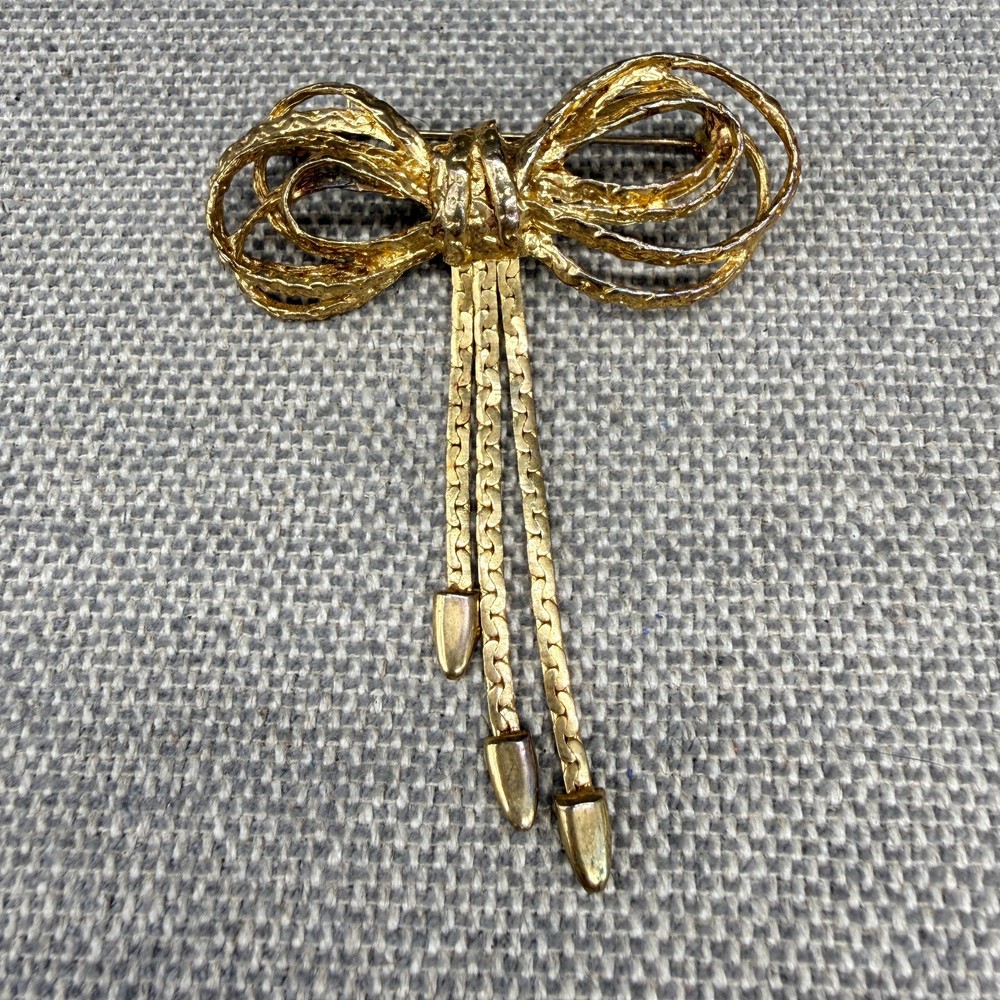 Vintage Brooch Gold Tone Chain Bow Ribbon Dangles 2 Inches
