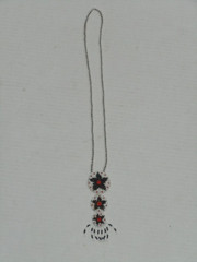 VINTAGE LEATHER BACK NATIVE AMERICAN HAND MADE STAR MEDALLION SEED BEAD NECKLACE