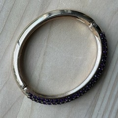 VTG Hinged Clamper Bracelet Size 6.5 Dark Purple Rhinestone Gold Tone Elegant
