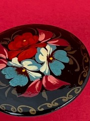 Vintage Wood Hand Paint Russian Lacquer Red Blue Floral Flower 2″ Brooch Pin