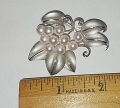Vintage Sterling Silver Akoya cultured pearl brooch 1950 – 1960. Signed