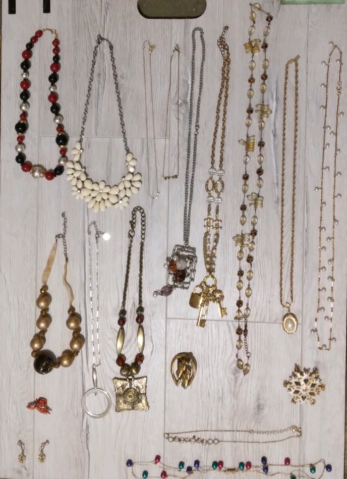 Large Unique Varied Metal And Costume Jelwery Lot Of 38 Peices