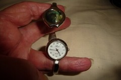 A#816X vtg HINGED BRACELET W SILVER TONE HIDDEN WRISTWATCH RIO QUARTZ