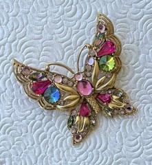 Vintage Rhrinestone / cabochon glass / gold tone metal brooch pin