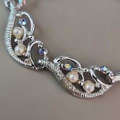 Vintage Rhinestone Bracelet Faux Pearls Silver Tone Scalloped 7″