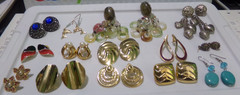 VINTAGE ESTATE FIND PIERCED EARRINGS LOT OF 14 PAIRS 70’S 80’S LOT #11