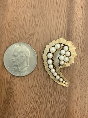 Vintage Crown Trifari Gold Tone Faux Pearl Cluster Rhinestone Leaf Brooch Pin