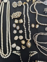Huge-estate-jewelry-Lot-Faux Pearl- Costume Jewelry Lot A 38 Pieces