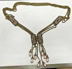 Vintage Signed Sweet Romance USA 32IN rhinestone And Pearl Necklace Leaf Details