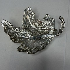 Lot Of Estate Brooches 7 In Total Rhinestones, Mother Of Pearl Etc…