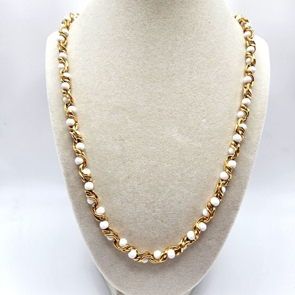VINTAGE Gold Tone White Beaded Rope Chain Necklace