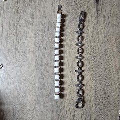 VINTAGE ASSORTED JEWELRY LOT / 17 Pieces