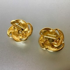 Vintage NAPIER Clip On Screw Back Earrings Gold Tone Cream Enamel Love Knot