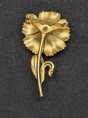 Vtg Gold Tone Carnation Flower Brooch Faux Pearl Center Floral Pin Mid Century