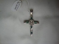 VINTAGE 1970-80s GREEN CZ W/ CLEAR CZ CENTER CROSS STERLING SILVER 925 PENDANT