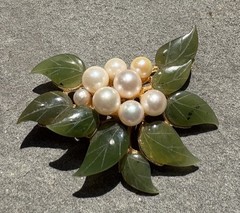 Vintage Swaboda Signed Carved Jade Pearls Gold Leaf Floral Brooch 1960’s