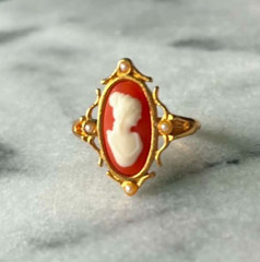 Vntge Avon Cameo Ring Size 4.5-6 Hat Pin Stick Pin Set Woman Romantic Victorian