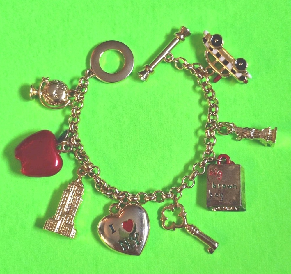 Vintage I LOVE NEW YORK Enameled CHARMS Gold Tone Toggle Clasp Chain Bracelet