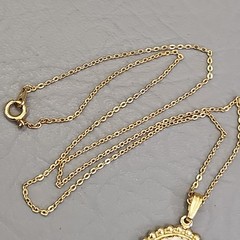 Vintage Mother of Pearl Pendant Necklace Oval White Gold Tone Cable Chain 17″
