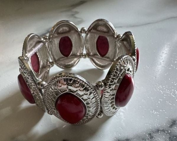 Vintage Style Silver Tone Elasticated Cuff Bracelet with Red Cabochons