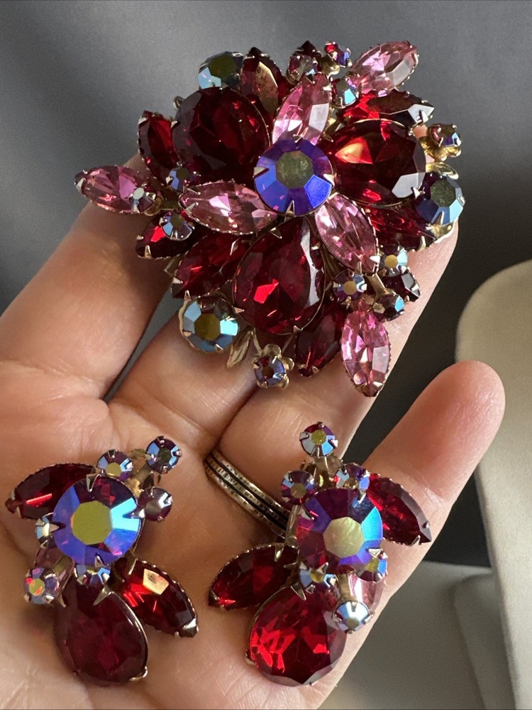 Vintage Gold Toned Red And Pink Juliana Brooch And Clip On Earrings